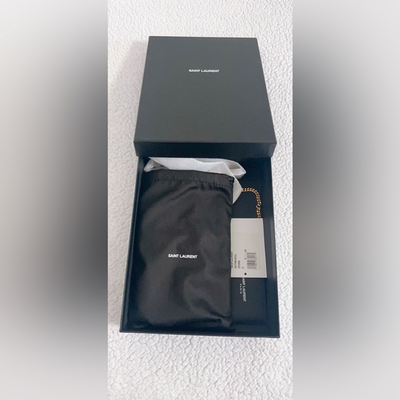 Saint Laurent Uptown Chain Wallet in Grain De Poudre Embossed Leather - Picture 16 of 16